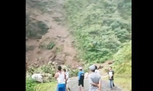Jalan Cipanas – Warungbanten Terputus, Akibat Longsor