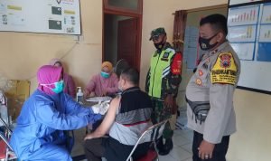 TNI-Polri Blora Intensif Pantau Kegiatan Vaksinasi Covid-19 di Jati