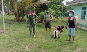 Danramil Serawai Mengajak Anggotanya Menjaga Kebersihan Lingkungan Koramil