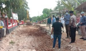 Tahun 2021 Ini Jalan Poros Masteng-Mawasangka Diaspal Hotmix