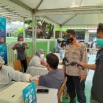 Warga Antusias Ikuti Vaksinasi dalam Giat Bhakti Kesehatan Bhayangkara Untuk Negeri