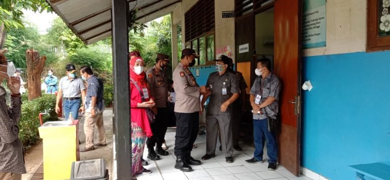 Dua Ratus Warga Meadowgreen Cikarang di Vaksin