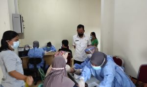 Tim Gabungan Percepatan Penanganan Covid 19 Gelar Vaksinasi di Pasar Rumput Pangkalpinang