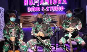 Isi Waktu Istirahat, Anggota Kodim Sintang Bermain Musik di Humaniora Studio
