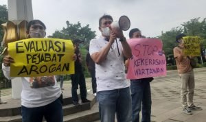 Kecam Intimidasi Wartawan Oleh Kadispora, Puluhan Jurnalis Tangsel Gelar Unjuk Rasa