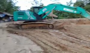 Obyek Wisata Pantai Pulo Manuk Hancur, Pengusaha Tambang Subur