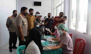 Kapolda Sulut Tinjau Vaksinasi Massal di Gerai Vaksin Presisi Bitung