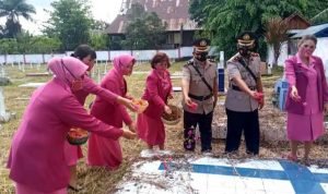 Polres Minahasa Laksanakan Upacara Ziarah dan Tabur Bunga