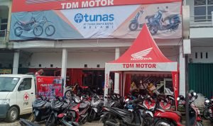 TDM Lakukan Penyemprotan Disinfektan Demi Kenyamanan Pegawai dan Customer