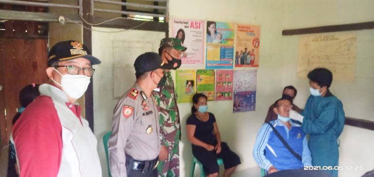 Koramil 1205/Serawai Kawal Swab Desa Baras Nabun