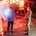 Babinsa Koramil 07/Sintang Cek Kebakaran 2 Blok Ruko di Komplek Pasar Sui Durian