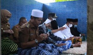 Menteri Invetasi RI Berziarah ke Makam Pahlawan Nasional Oputa Yi Koo
