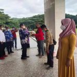 Pemkab Bombana Salurkan Bantuan Beras ke Masyarakat Selama PPKM Mikro