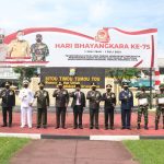 Polda Sulut Serahkan Hadiah dan Trophy Lomba Menembak Hari Bhayangkara ke-75