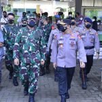 Panglima TNI dan Kapolri Kunjungi Dua Lokasi Vaksinasi Massal di Jakarta
