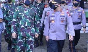 Panglima TNI dan Kapolri Kunjungi Dua Lokasi Vaksinasi Massal di Jakarta