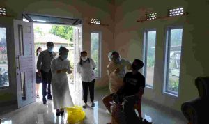 Tim PKM Tumaratas bersama Polsek Langoan Barat Lakukan Giat Tracing