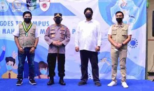 Kapolri Tinjau Vaksinasi di Universitas Indraprasta Jakarta