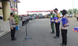 Polres Serang Bagikan Bantuan Paket Sembako PPKM Darurat ke Polsek Jajaran Bhabinkamtibmas dan Babinsa