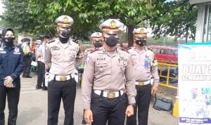 Cegah Covid-19, Para Sopir Angkot Jalur C Nikomas Ikuti Vaksinasi