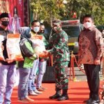 Kapoksahli Pangdam II/Swj Hadiri Penyerahan Bansos untuk Masyarakat Sumsel Terdampak Covid-19