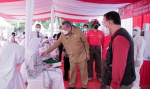 Hadiri Vaksinasi Siswa Al-Azhar, Benyamin: 228 Ribu Warga Tangsel Telah Divaksin