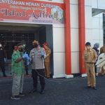 Kapolres Minahasa Dampingi ROR-RD Serahkan 34 Ekor Sapi Kurban