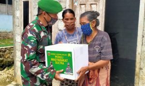 Korem 143/HO Salurkan Sembako Selama PPKM Mikro di Sultra
