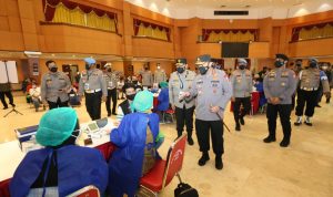 Kapolri Tinjau Giat Vaksinasi Massal dan Bakti Sosial Alumni Akpol Angkatan 1994