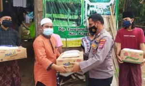Polres Serang Serahkan Bantuan Sembako Untuk Pondok Pesantren