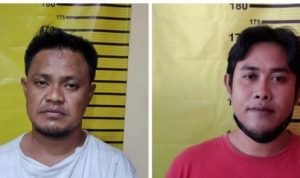 Terpantau CCTV Dua Sekawan Gasak Display Tangga Aluminium