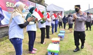 Buruh Garment di Cikupa Antusias Ikuti Vaksinasi yang Digelar Mabes Polri