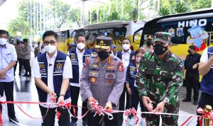 Penanganan Covid-19 Kapolri Lepas Bus Vaksinasi Keliling