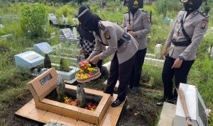 Peringati Hari Jadi ke 73, Polwan Polda Kalbar Ziarah Rombongan ke TMP Dharma Patria Jaya