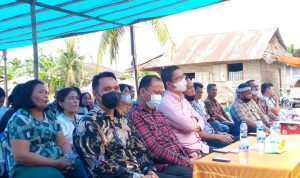LOB Ministries Serahkan Bantuan Rumah Sehat Sederhana di Desa Ndraso Hilisimaetano
