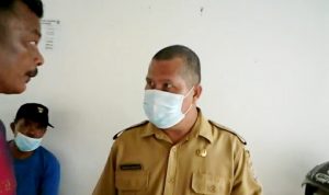 Puluhan Warga Lestari Geruduk Kantor Lurah Lestari