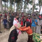 Bupati Buton Selatan, H. La Ode Arusani Resmikan Pasar Desa Bahari