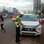 Satlantas Polres Serang Tindak Tegas Pengendara Mobil Berplat Sepeda Motor