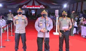 Kapolri Hadiri Vaksinasi Akpol 97 dan Penyerahan Bansos