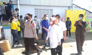 Kapolres Serang Polda Banten Tinjau Giat Vaksin di PT Gumindo