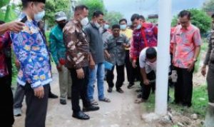Jalan Utama yang Diportal Warga Dibuka Bupati Nanang Hermanto