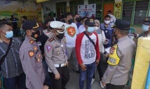 Kapolrestabes Surabaya Tinjau Langsung Vaksinasi Komunitas Jogo Boyo