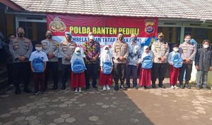 Baksos Peduli PTM, Kapolres Serang Dampingi Wakapolda Banten Kunjungi SDN Majalaya dan SMPN 2 Tunjung Teja