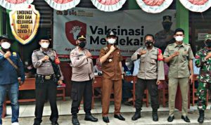 Polsek Rajeg Gelar Vaksinasi Merdeka di Desa Jambu Karya