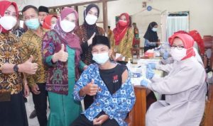 Winarni Berikan Motivasi Kepada Siswa-siswi MTS Kesuma