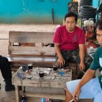 Bhabinkamtibmas Polsek Petir Polres Serang duduk bersama Dekatkan Diri Dengan Warga Desa Binaan