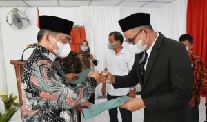 Wabup Deli Serdang Serahkan SK Pelantikan Pimpinan dan Senat STAIS Lubuk Pakam Masa Bakti 2021-2026
