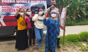 Disiplinkan Prokes, Mobile Masker Polres Serang Turun ke Desa-desa