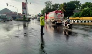 Wujudkan Kamseltibcar, Satlantas Polres Serang Kota Polda Banten Lakukan Strong Point