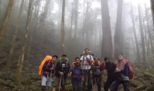 Menelisik Kemistikan, Cerita dan Legenda Danau di Atas Gunung Sibela